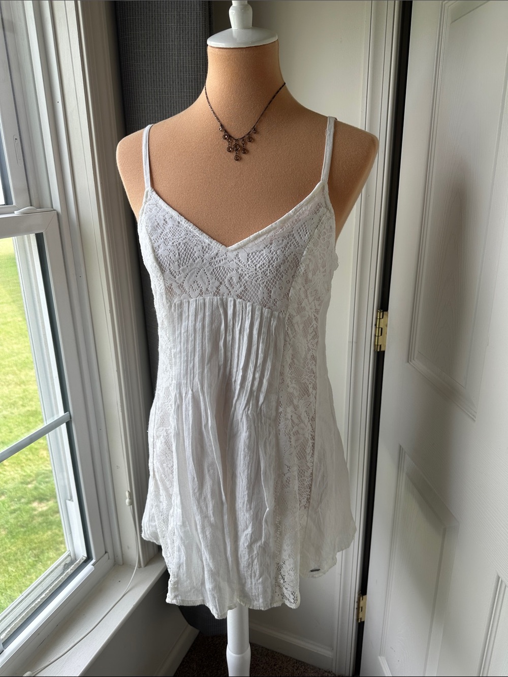 Hollister White Lace Spaghetti Strap Camisole